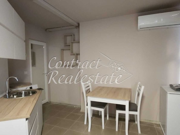 Дава се под наем Едностаен апартамент в Варна, Колхозен пазар - 20 кв.м за 280.5 € - Снимка #1