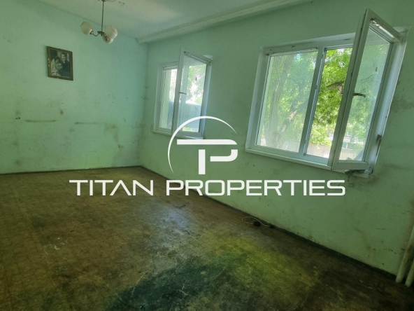 Тристаен апартамент в Пловдив, Кючук Париж - 93 кв.м за 1237 €/кв.м - Снимка #1