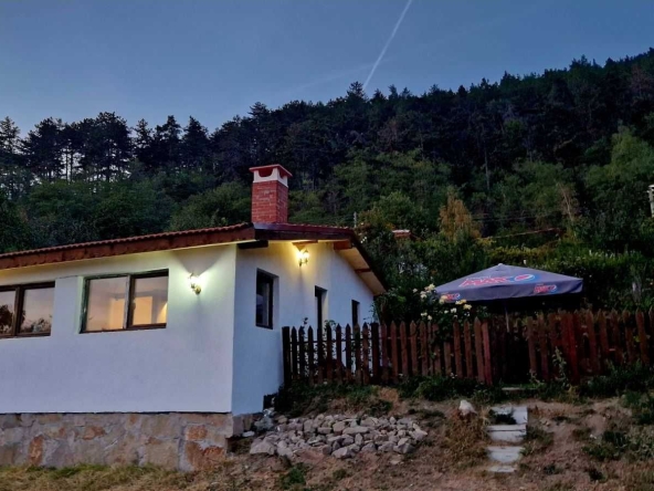 Къща в с. Горно Изворово, Област Стара Загора - 70 кв.м за 1093 €/кв.м - Снимка #1