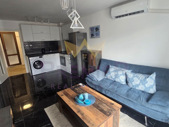 Двустаен апартамент в Варна, Лятно кино Тракия - 65 кв.м за 2522 €/кв.м - Снимка #1