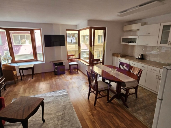 Дава се под наем Тристаен апартамент в Варна, Гръцка махала - 90 кв.м за 867 € - Снимка #1