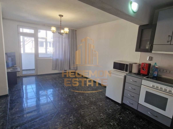 Тристаен апартамент в Варна, Лятно кино Тракия - 97 кв.м за 1939 €/кв.м - Снимка #1