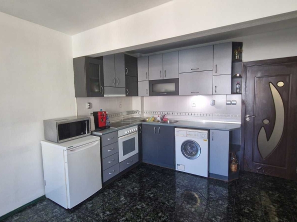 Тристаен апартамент в Варна, Лятно кино Тракия - 97 кв.м за 1939 €/кв.м - Снимка #1