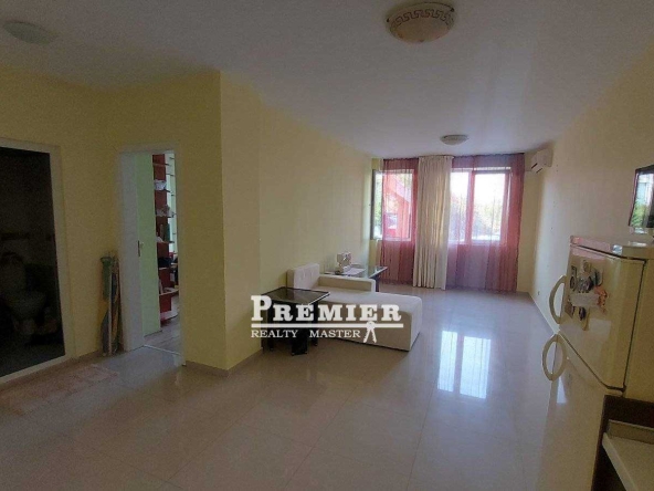 Двустаен апартамент в Поморие - 64 кв.м за 1157 €/кв.м - Снимка #1