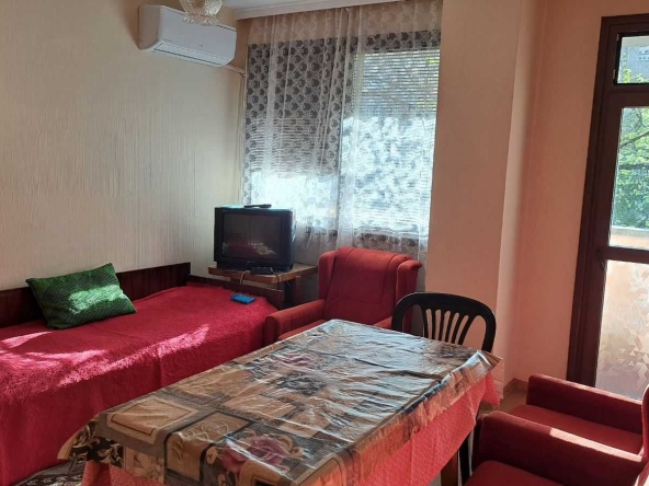 Дава се под наем Едностаен апартамент в Стара Загора, Център - 31 кв.м за 204 € - Снимка #1