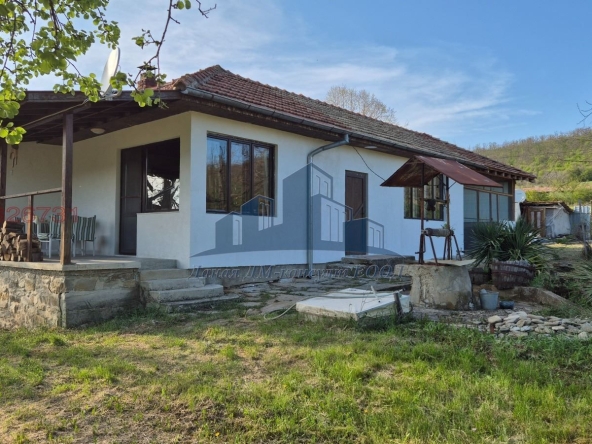 Къща в с. Александрово, Област Шумен - 95 кв.м за 811 €/кв.м - Снимка #1