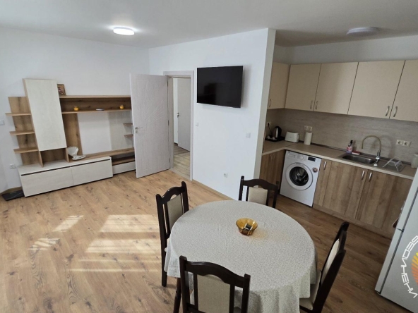 Дава се под наем Двустаен апартамент в Бургас, Лазур - 65 кв.м за 510 € - Снимка #1