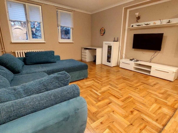 Дава се под наем Двустаен апартамент в София, Център - 72 кв.м за 700 € - Снимка #1