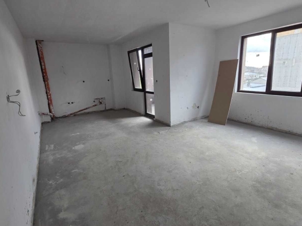 Тристаен апартамент в Свиленград - 106 кв.м за 11321 €/кв.м - Снимка #1