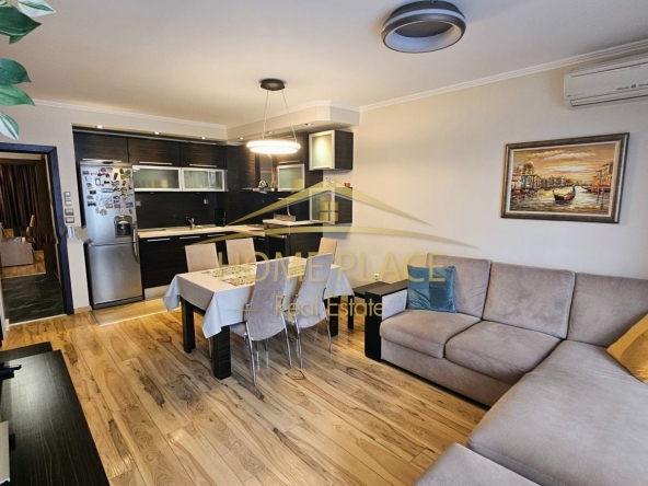 Дава се под наем Тристаен апартамент в Варна, Левски - 95 кв.м за 765 € - Снимка #1