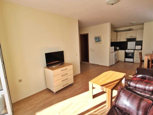 Двустаен апартамент в к.к. Слънчев бряг - 67 кв.м за 821 €/кв.м - Снимка #1