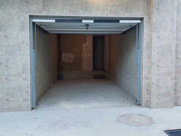 Дава се под наем Гараж / Паркомясто в Варна, Виница - 24 кв.м за 124.44 € - Снимка #1