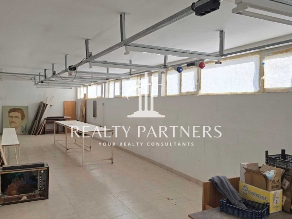 Дава се под наем Офис в Перник, Твърди ливади - 130 кв.м за 598.23 € - Снимка #1