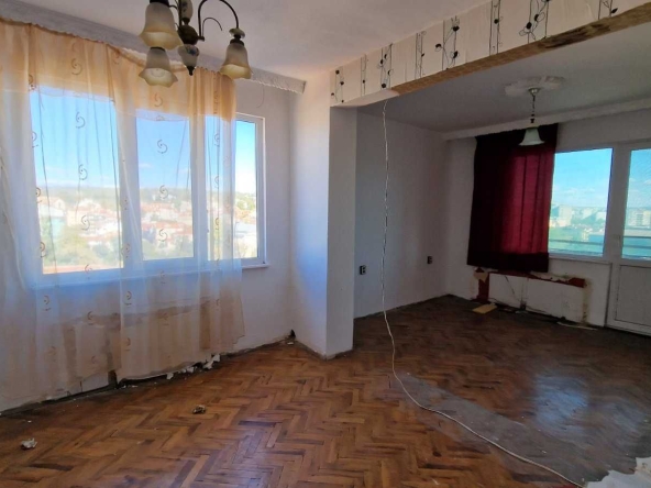 Тристаен апартамент в Разград, Център - 75 кв.м за 1187 €/кв.м - Снимка #1