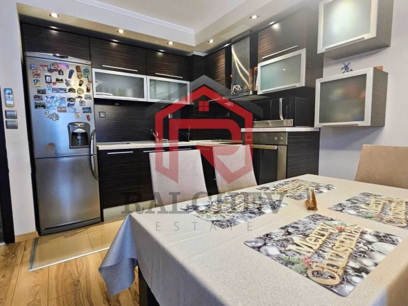 Дава се под наем Тристаен апартамент в Варна, Левски - 95 кв.м за 737.97 € - Снимка #1