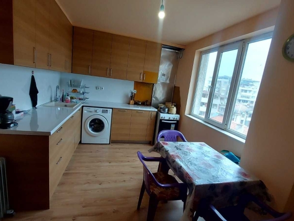 Тристаен апартамент в Хасково, Училищни - 92 кв.м за 582 €/кв.м - Снимка #1