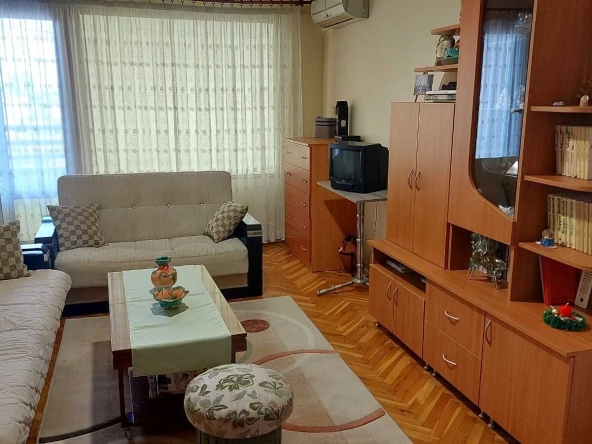 Тристаен апартамент в Хасково, Дружба 1 - 96 кв.м за 675 €/кв.м - Снимка #1