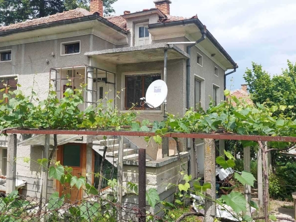 Къща в с. Слатина, Област Пловдив - 160 кв.м за 415 €/кв.м - Снимка #1