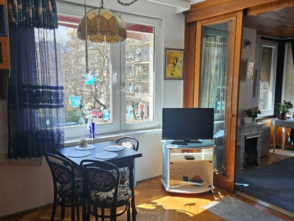 Дава се под наем Двустаен апартамент в София, Център - 60 кв.м за 698.19 € - Снимка #1