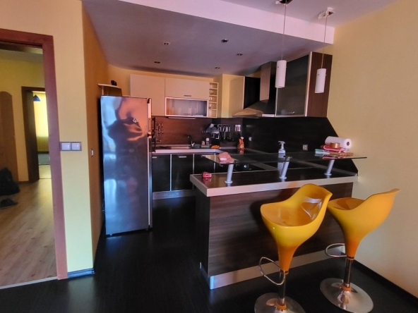 Дава се под наем Тристаен апартамент в Варна, Възраждане 1 - 108 кв.м за 484.5 € - Снимка #1