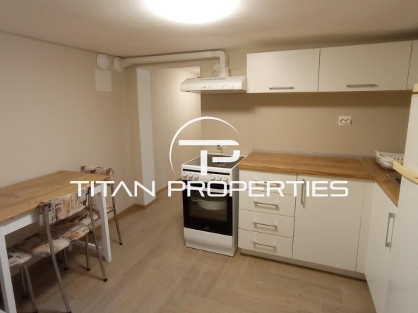 Дава се под наем Етаж от къща в Варна, Колхозен пазар - 60 кв.м за 525 € - Снимка #1