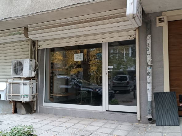 Дава се под наем Магазин в Варна, Централна поща - 22 кв.м за 159.12 € - Снимка #1