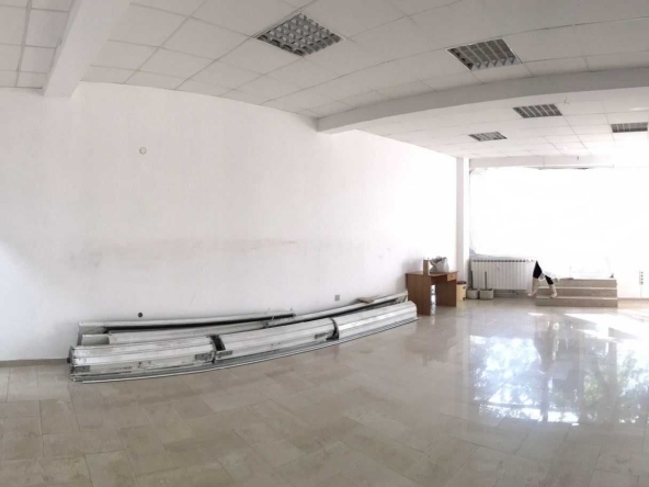 Дава се под наем Магазин в Пловдив, Гагарин - 86 кв.м за 331.5 € - Снимка #1