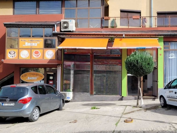 Дава се под наем Магазин в Търговище, Вароша - 70 кв.м за 96000 € - Снимка #1