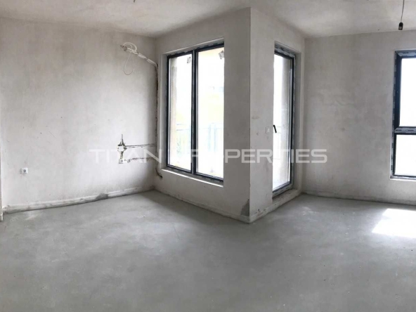 Тристаен апартамент в Варна, Център - 69 кв.м за 2986 €/кв.м - Снимка #1