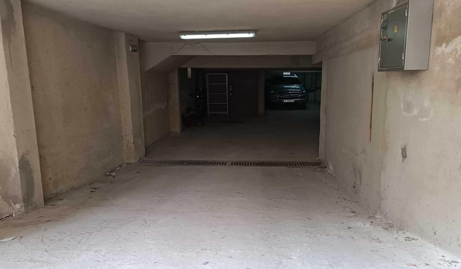 Дава се под наем Гараж / Паркомясто в Варна, Колхозен пазар - 18 кв.м за 112.2 € - Снимка #1