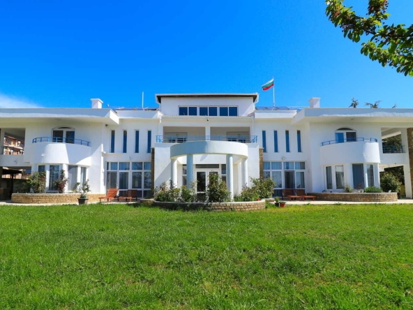 Дава се под наем Къща в Варна, м-т Св. Никола - 500 кв.м за 2992.17 € - Снимка #1