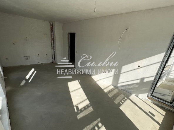 Тристаен апартамент в Шумен, Тракия - 83 кв.м за 689 €/кв.м - Снимка #1