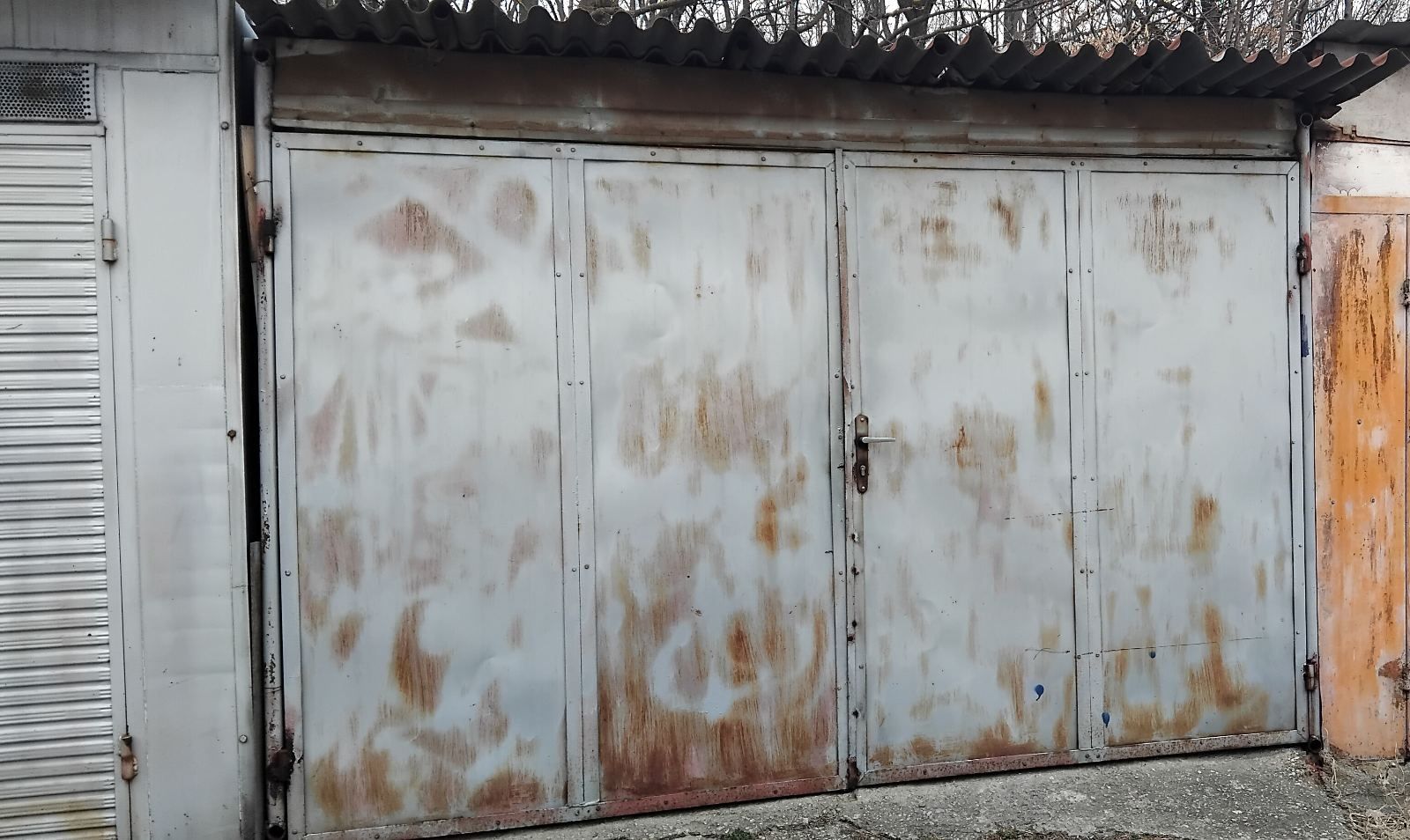 Дава се под наем Гараж / Паркомясто в Габрово, Трендафил 2 - 20 кв.м за 51 € - Снимка #1