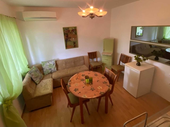 Дава се под наем Къща в Силистра, Център - 60 кв.м за 255 € - Снимка #1