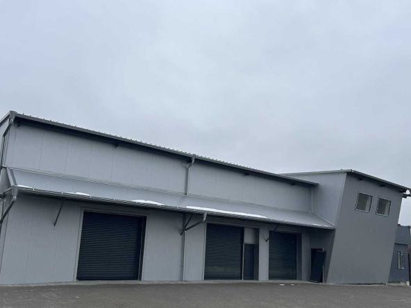 Дава се под наем Промишлена сграда в Перник, Църква - 710 кв.м за 1020 € - Снимка #1