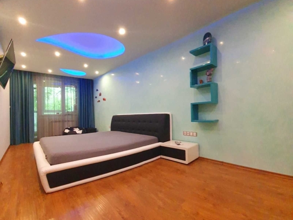 Дава се под наем Двустаен апартамент в София, Стрелбище - 96 кв.м за 573.24 € - Снимка #1