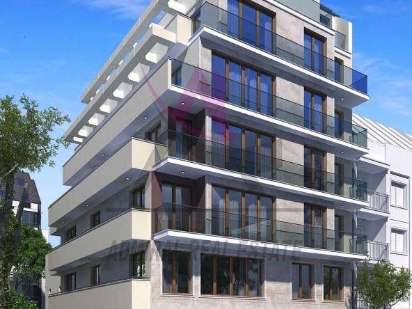 Двустаен апартамент в Варна, Център - 87 кв.м за 3237 €/кв.м - Снимка #1