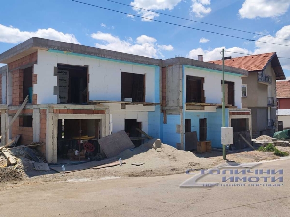 Къща в с. Гурмазово, Област София-област - 286 кв.м за 1084 €/кв.м - Снимка #1