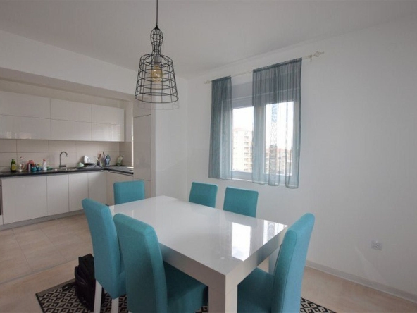 Тристаен апартамент в София, Банишора - 89 кв.м за 1652 €/кв.м - Снимка #1