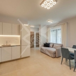 Дава се под наем Двустаен апартамент в София, Център - 86 кв.м за 947.58 € - Снимка #1