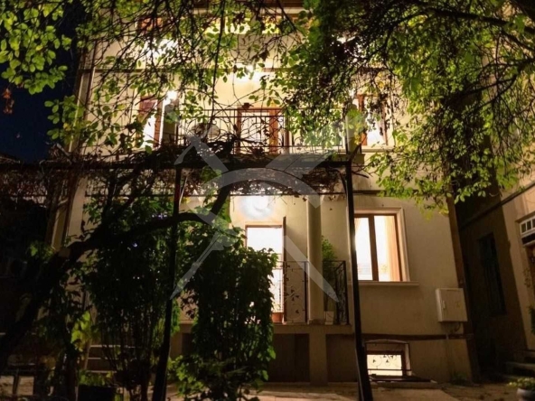 Къща в София, Център - 143 кв.м за 4546 €/кв.м - Снимка #1