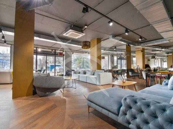 Магазин в София, Витоша - 349 кв.м за 1433 €/кв.м - Снимка #1