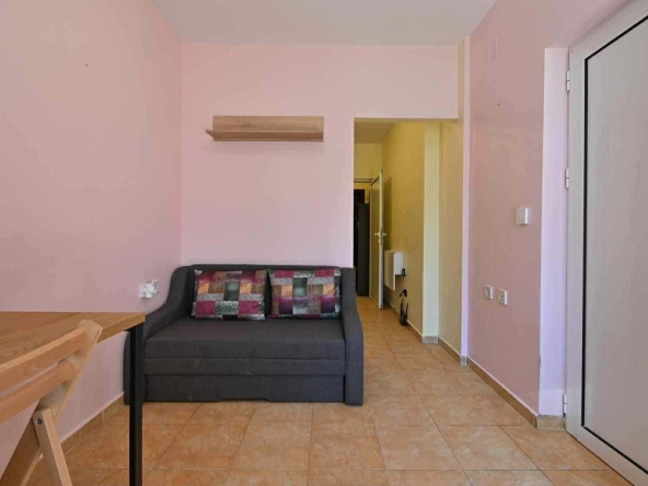 Дава се под наем Двустаен апартамент в София, Център - 60 кв.м за 488.58 € - Снимка #1