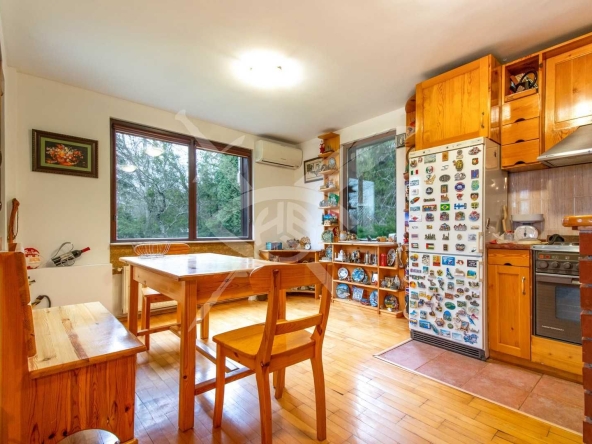 Къща в с. Бистрица, Област София-град - 180 кв.м за 1785 €/кв.м - Снимка #1