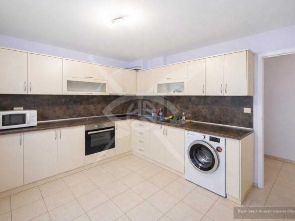 Дава се под наем Двустаен апартамент в София, Център - 67 кв.м за 598.23 € - Снимка #1