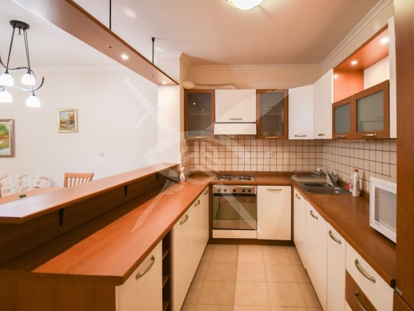 Дава се под наем Тристаен апартамент в София, Иван Вазов - 100 кв.м за 897.6 € - Снимка #1