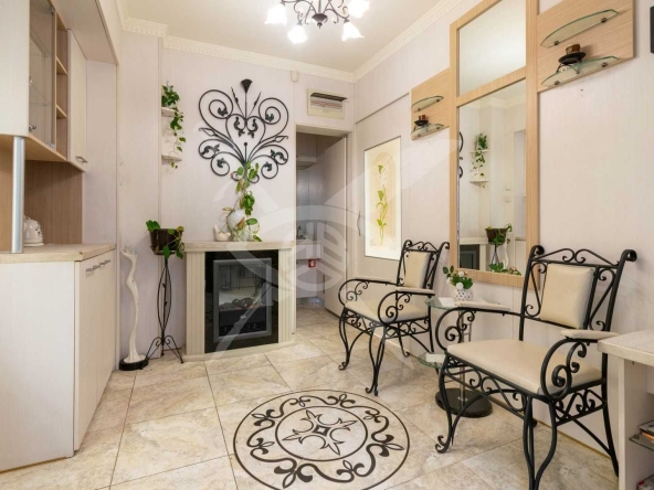 Офис в София, Лозенец - 43 кв.м за 3558 €/кв.м - Снимка #1