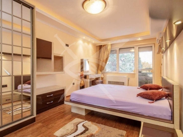 Дава се под наем Тристаен апартамент в София, Бъкстон - 120 кв.м за 1296.42 € - Снимка #1