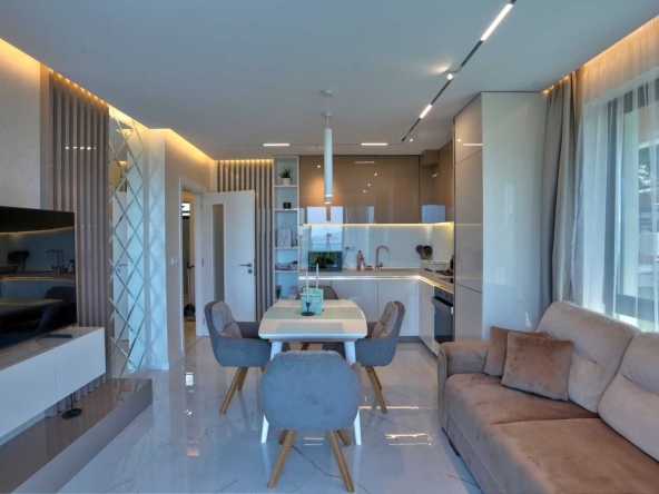 Дава се под наем Двустаен апартамент в Варна, Левски - 65 кв.м за 500 € - Снимка #1