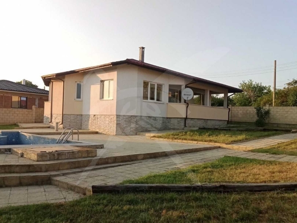 Къща в с. Рудник, Област Варна - 287 кв.м за 802 €/кв.м - Снимка #1